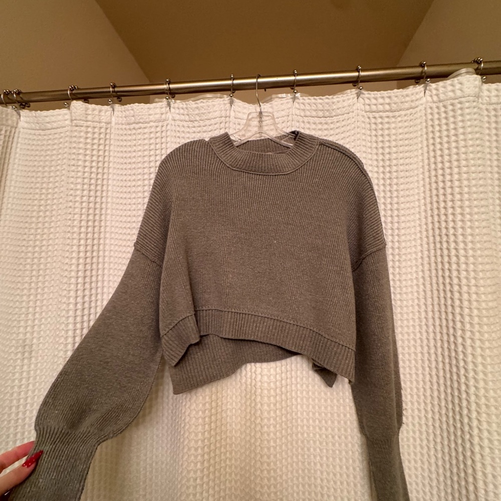 Free people Gray Crew Neck Sweater never worn